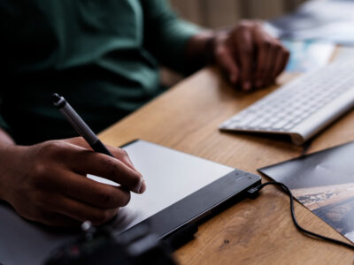 Avis Qualitee : l’outil qui humanise vos textes rédigés par IA