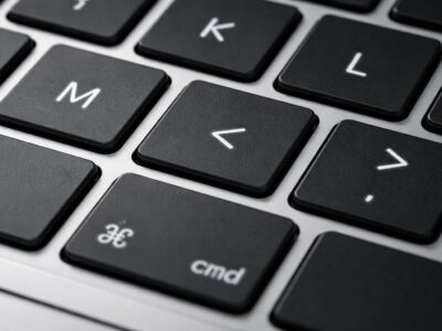 découvrez comment utiliser correctement le signe inférieur sur clavier et évitez les erreurs courantes grâce à nos astuces simples et efficaces.