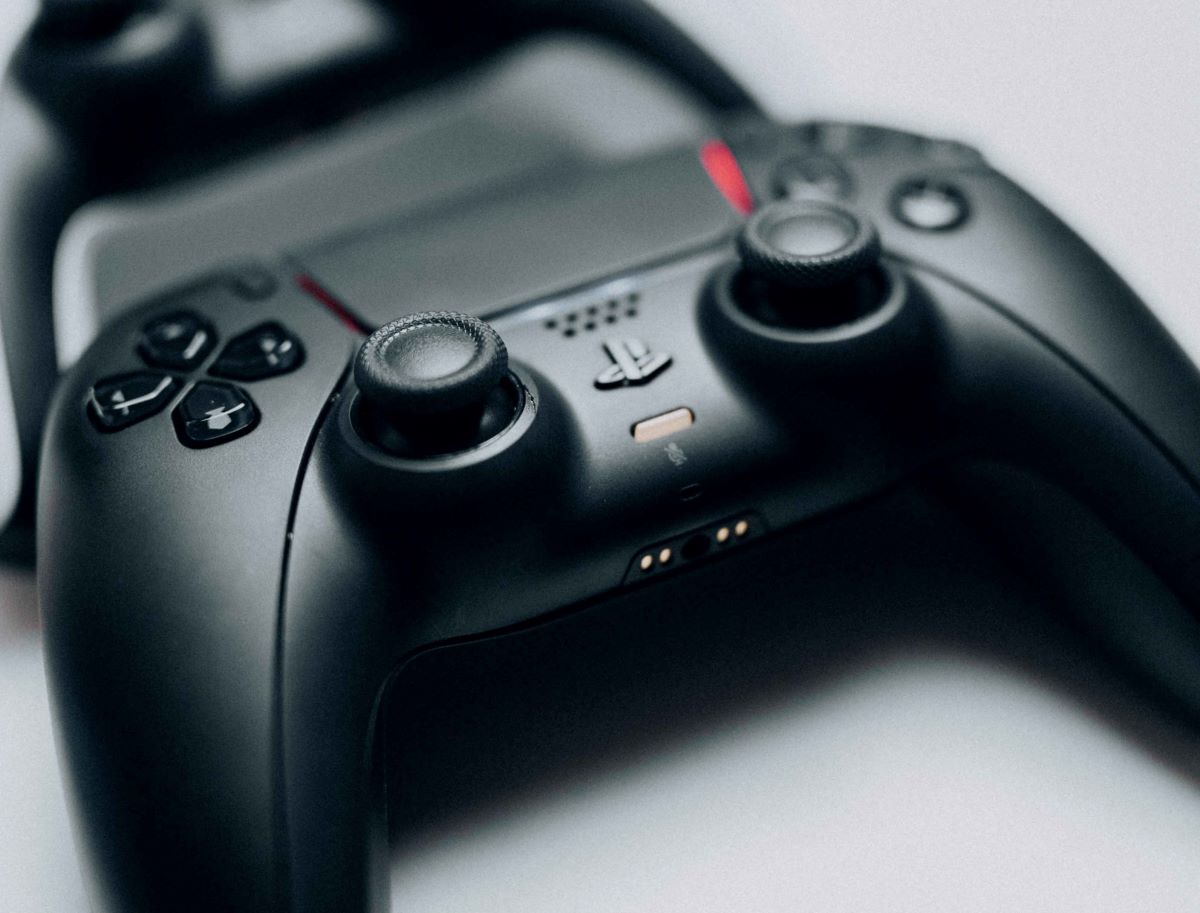 Comment jouer avec une de PS5 sur PS4