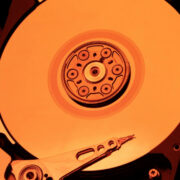 Stockage informatique : comprendre les différences essentielles entre HDD et SSD